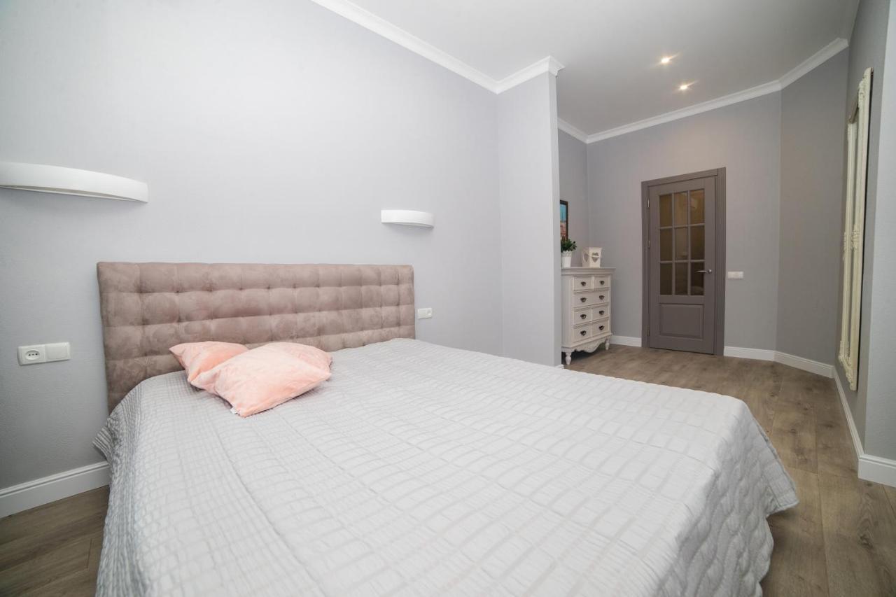 Apartment Butterfly Odesa Exterior photo